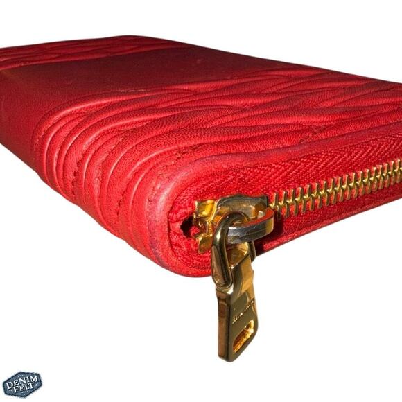Miu Miu Matelassé Red/Gold Leather Zip-Around Long Wallet ❤️ Luxurious Texture - Picture 5 of 16